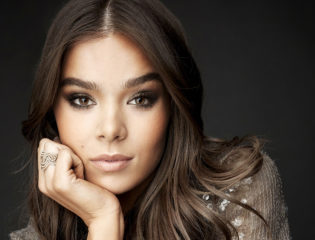 Hailee Steinfeld on Child Stardom: “Family Keeps Me Grounded”